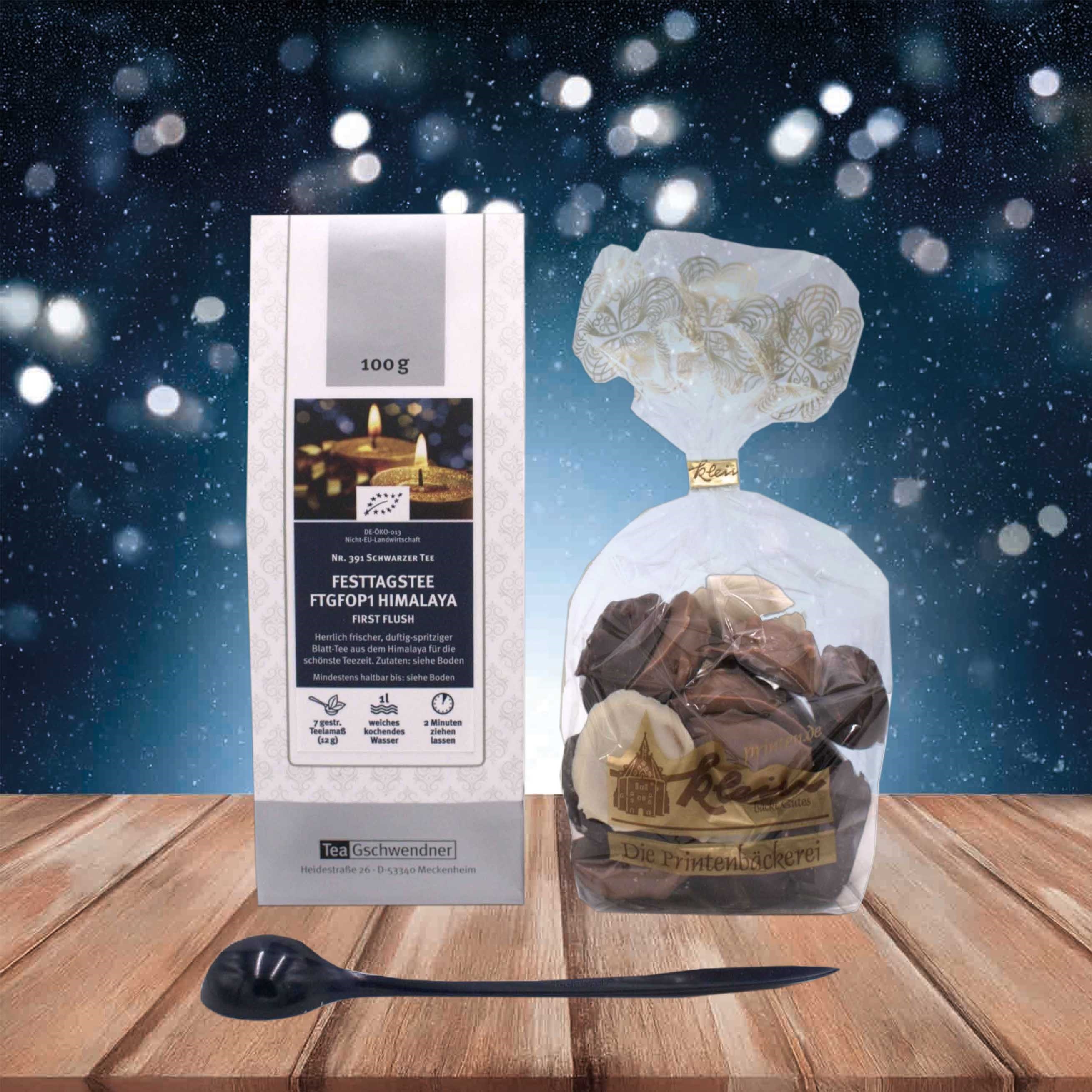 Festtagstee Himalaya mit Pralinen und Löffel auf Tisch, Tee, Himalaya, First Flush, 100 g, Verpackung