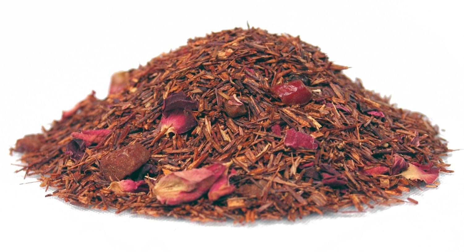 Haufen loser Rooibostee mit Rosenblüten, Rooibos, Rosenblätter,  lose leaves?