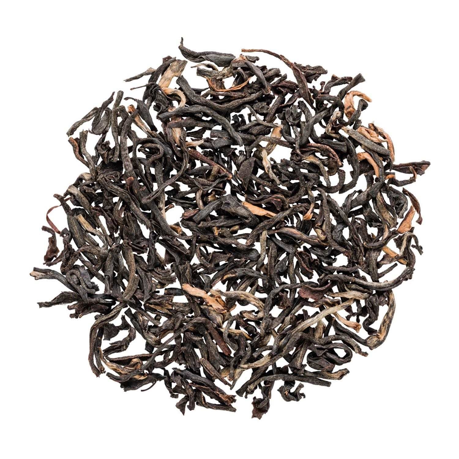 Nahaufnahme von losem Schwarztee in ganzen Blättern, Tee, Schwarzer Tee,  lose leaf, Blätter, Röstung?