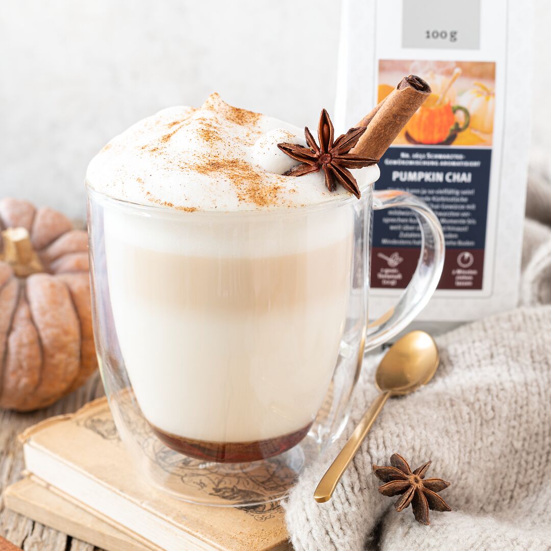 Pflanzenmilch, Kaffeebecher, Pumpkin Spice, Zimt, Sternanis