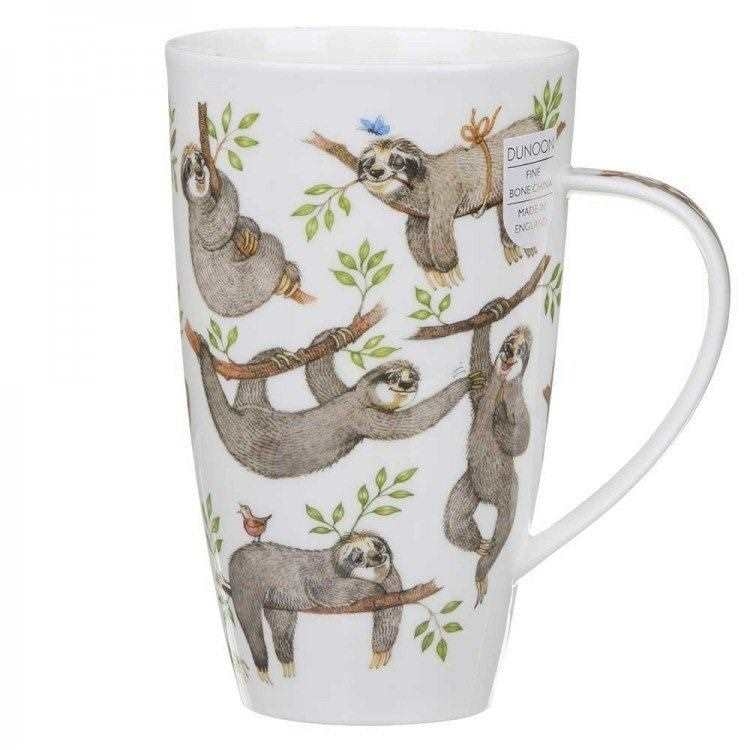 Weiße Porzellantasse mit spielenden Faultieren auf Ästen, Becher, Kaffeetasse, Porzellan, Giraffenmotive, Langhalsig