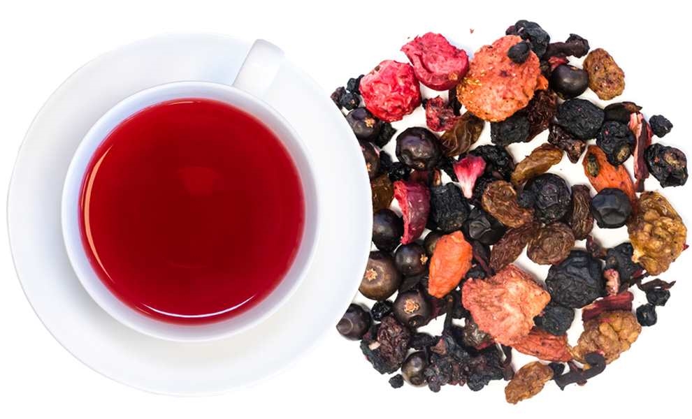 Rote Tasse Früchtetee mit loser Trockenfruchtmischung, rote tee, tee tasse, tee blutrot, früchtetee, getrocknete beeren