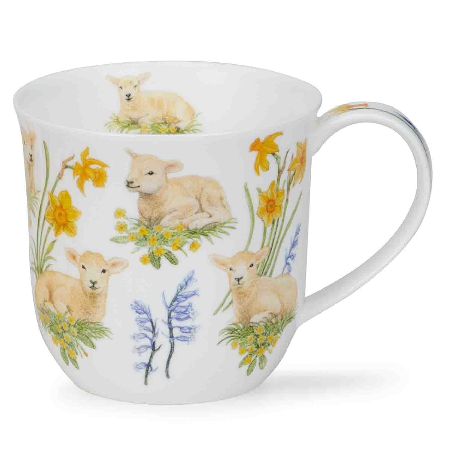 Weiße Porzellantasse mit Lamm- und Blumenmotiv, Tasse, Porzellan, Lämmer, Lambs, Blumen