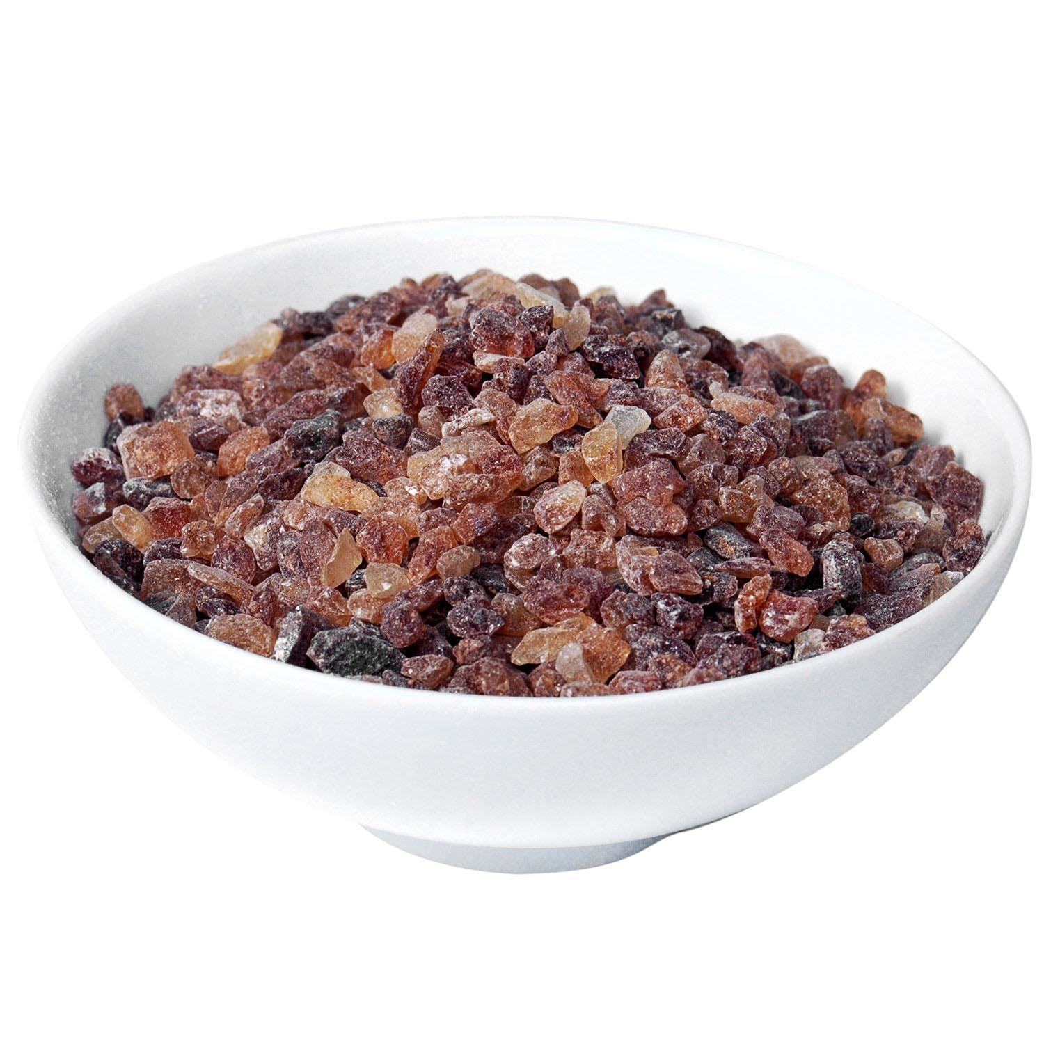 Weiße Schale mit grobem schwarzem Himalaya-Salz, Himalaya Salz, Kristallsalz, Speisesalz, Salzkörner, Naturprodukt
