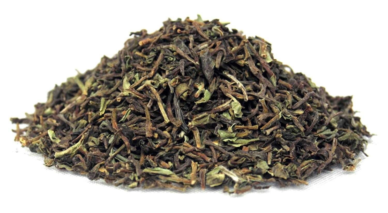 Haufen loser Darjeeling Schwarztee-Blätter, Tea, Loose leaf, Greenish, Herbal, Rooibos?