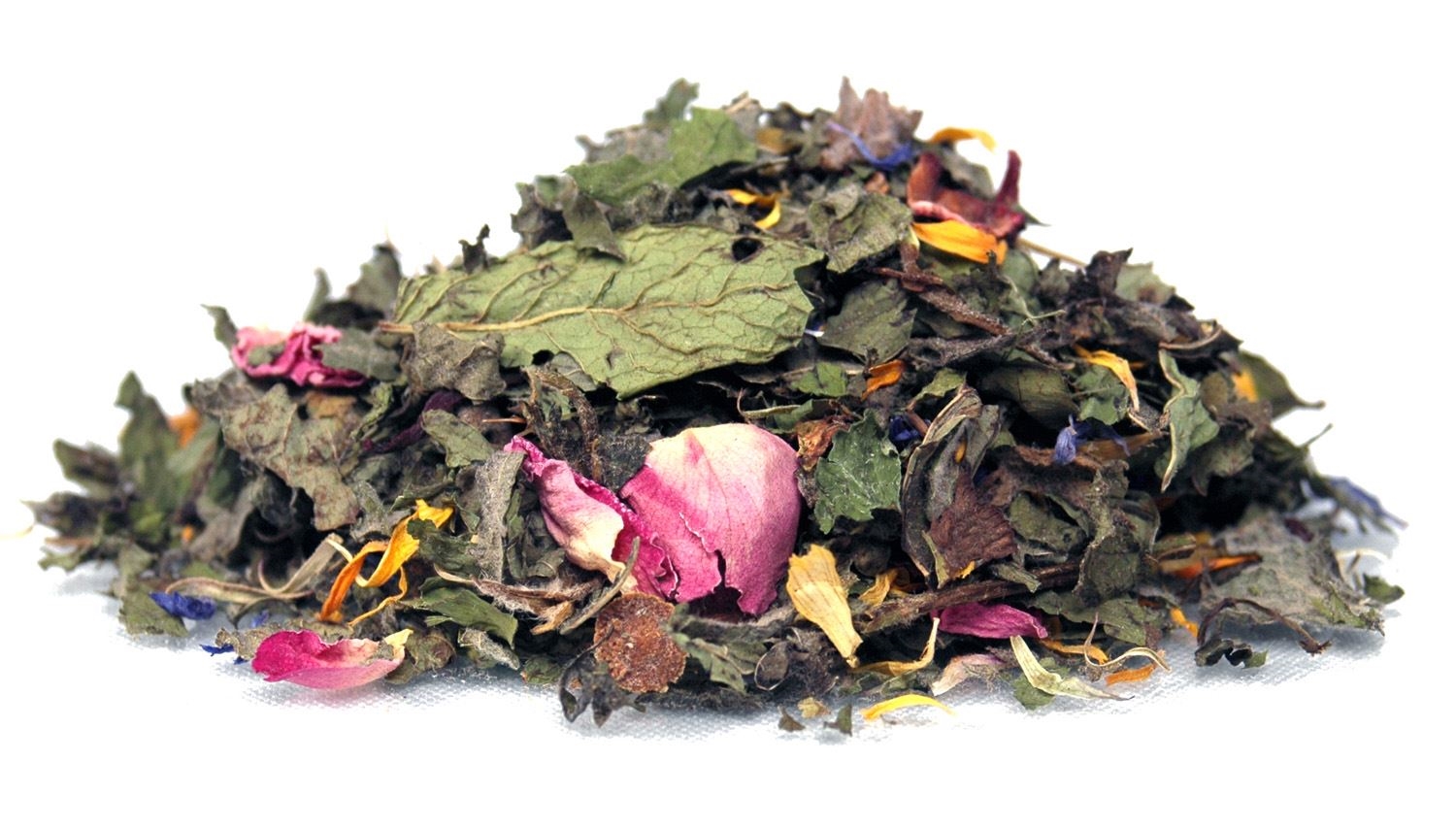 Haufen loser Kräutertee mit bunten Blüten, Kräutertee, Chai-Tee, Blüten, getrocknet, Teemischung