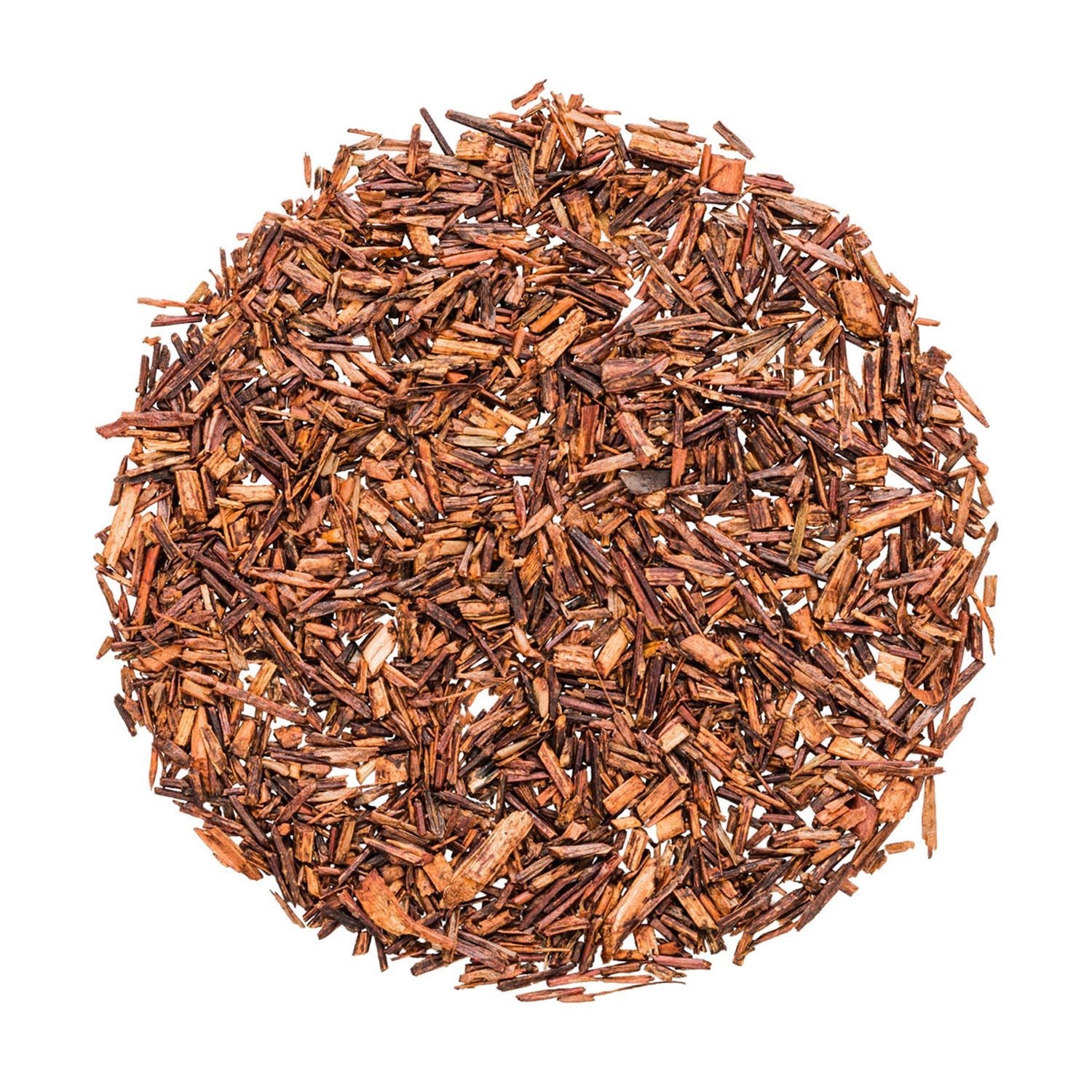 Nahaufnahme von losem Rooibos Tee, Rosenholz, Rosenholz-Tee, Holzspäne, Rosenholzgrütz, Teemischung