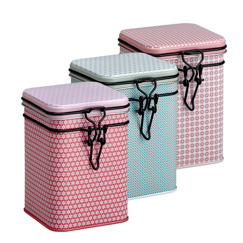 Drei gemusterte Metall-Vorratsdosen mit Bügelverschluss, aqua bottle, cooler box, metal container, cake tin, small tupperware