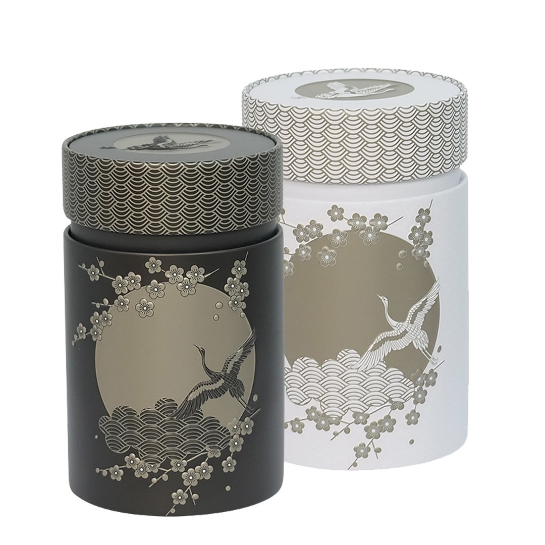Zwei japanische Teedosen mit Kranich und Kirschblüten, Tee-Dosen, Teedose, Trink-Behälter, Kranekker, Blütenornament