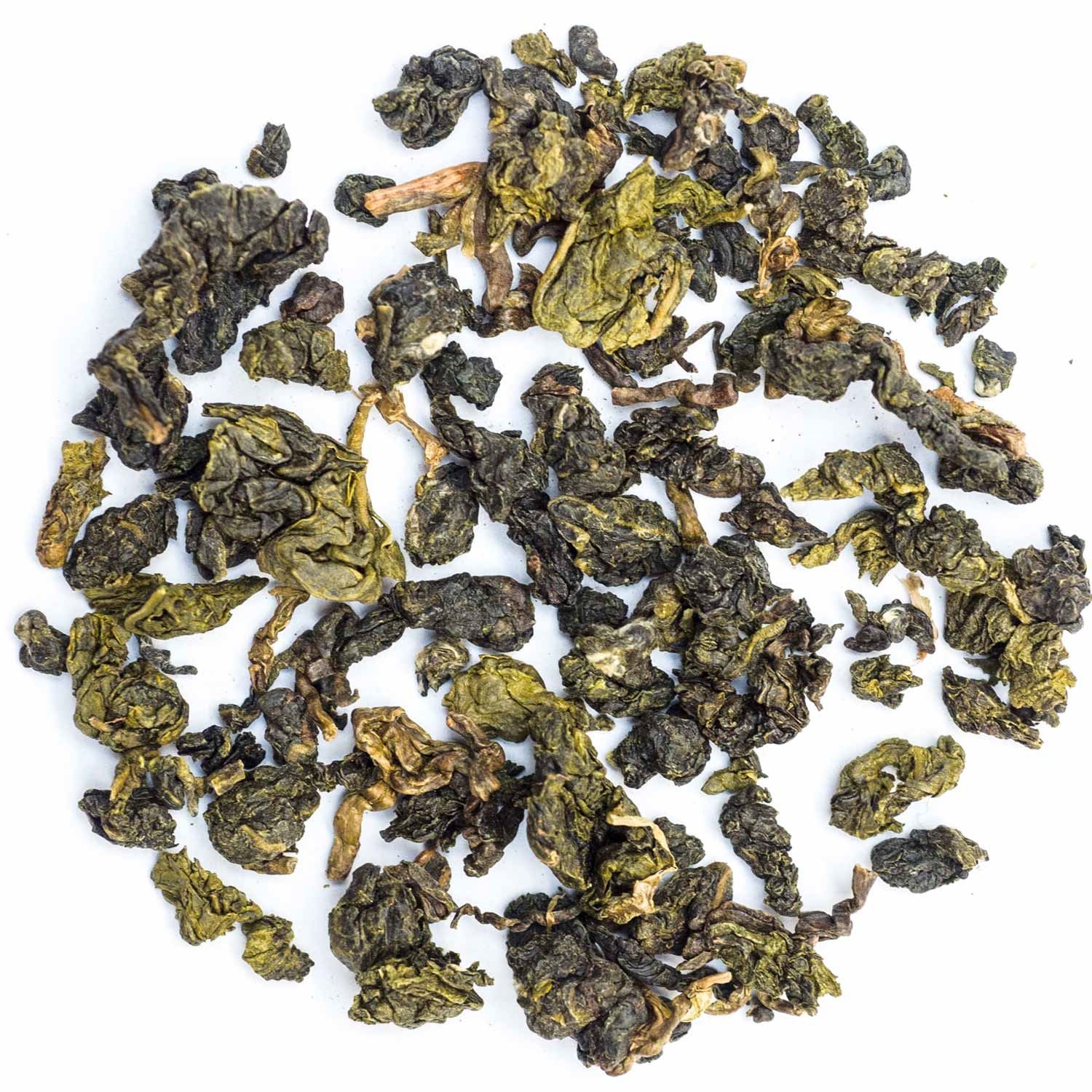 Lose Oolong Teeblätter auf weißem Hintergrund, Tee, Grüner Tee, Lose Blätter, Perlentee, Kräutertee, tee, grüner tee, blasentee, lose tee blätter, tee knospen