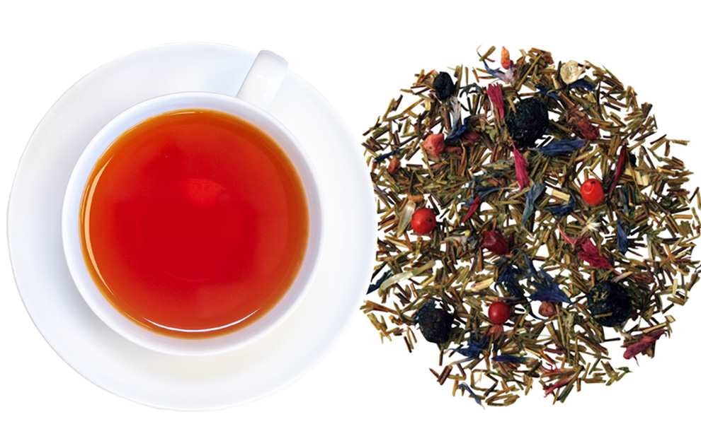 Tasse Rooibostee mit Beeren-Blüten-Mischung, tee, roter tee, loser tee, tee blätter, becher