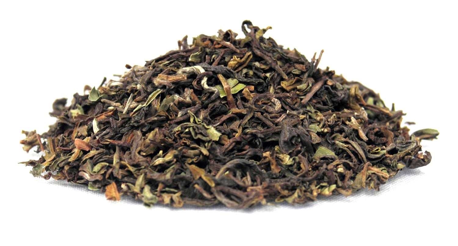 Haufen loser schwarzer Darjeeling-Tee, tee, tee-blätter, haarends, loselbblabla